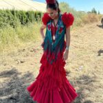 Pastora Soler Instagram - CORIA 💛 #salidadelascarretas #camino2024 #romeriadelrocio #coriaesdiferente Gracias @monicamendez_modaflamenca Tus diseños siempre bonitos y cómodos ❤️ @lavictoriajoyas