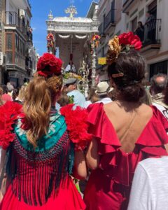 Pastora Soler Instagram - CORIA 💛 #salidadelascarretas #camino2024 #romeriadelrocio #coriaesdiferente Gracias @monicamendez_modaflamenca Tus diseños siempre bonitos y cómodos ❤️ @lavictoriajoyas