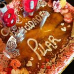 Pastora Soler Instagram - Ayer fue un día muy especial,de esos que se quedan para siempre grabados en la memoria y en el corazón.. Ayer nuestra madre cumplía 80 años y le organizamos un cumpleaños sorpresa, con su familia, sus hermanos , sus amigos, sus queridas nietas!!! Fui feliz al verla llena de luz y de emoción, feliz de tenerla gozando de buena salud y siguiendo con la fuerza que la caracteriza! Por muchas años más para vivirla y celebrarla! 🥂 Te quiero mamá 🩷 Gracias a tod@s amig@s y familia! Gracias hermanos! Os quiero ❤️ #cumpleañosmamá #80 #5demayo #celebrando #MiPilar 💐💐💐💐