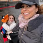Pastora Soler Instagram - Un finde muy bien aprovechado!!! Madrid y familia y amor! ❤️ #parquewarner #elreyleon #diasquealimentan #familia #Madrid 🎡🎢🦁🩷