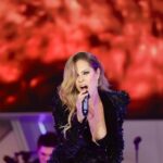 Pastora Soler Instagram - GRACIAS 🙏🏻 Os quiero familia de @cadena_dial, gracias por la gran noche de anoche!!!!! Me la llevo en mi corazón 💚 Gracias @juanamartinoficial @ivancampana @lavictoriajoyas @platons_peluqueros_ Y lo mejor poder cantar con esa pedazo de banda en directo, gracias @lalias3 y mi querido @albertomirasp 🫶🎹 Gracias a mi equipo de @33producciones y @warnermusicspain 🙏🏻 #PremiosDial #Tenerife #30años #cadenadial