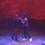 Pastora Soler Instagram - El concierto de SEVILLA fue muy especial. Es una suerte poder compartir escenario con la gran @pastora_soler con la que canté nuestra canción SIGO. ¿Quién viene a las siguientes ciudades...? Entradas en 🎟️ www.funambulista.es