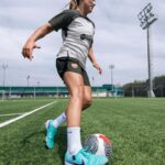 Patri Guijarro Instagram - “It’s the perfect boot for me, because it adapts very well to my foot and to my style of play.” Patri Guijarro, @fcbfemeni Midfielder @patri8guijarro is tuned for touch in the 𝐓𝐢𝐞𝐦𝐩𝐨 𝟏𝟎 with soft, lightweight FlyTouch Plus that forms to her foot and stays consistent in varied conditions 🤌🌦️ #NikeFootball