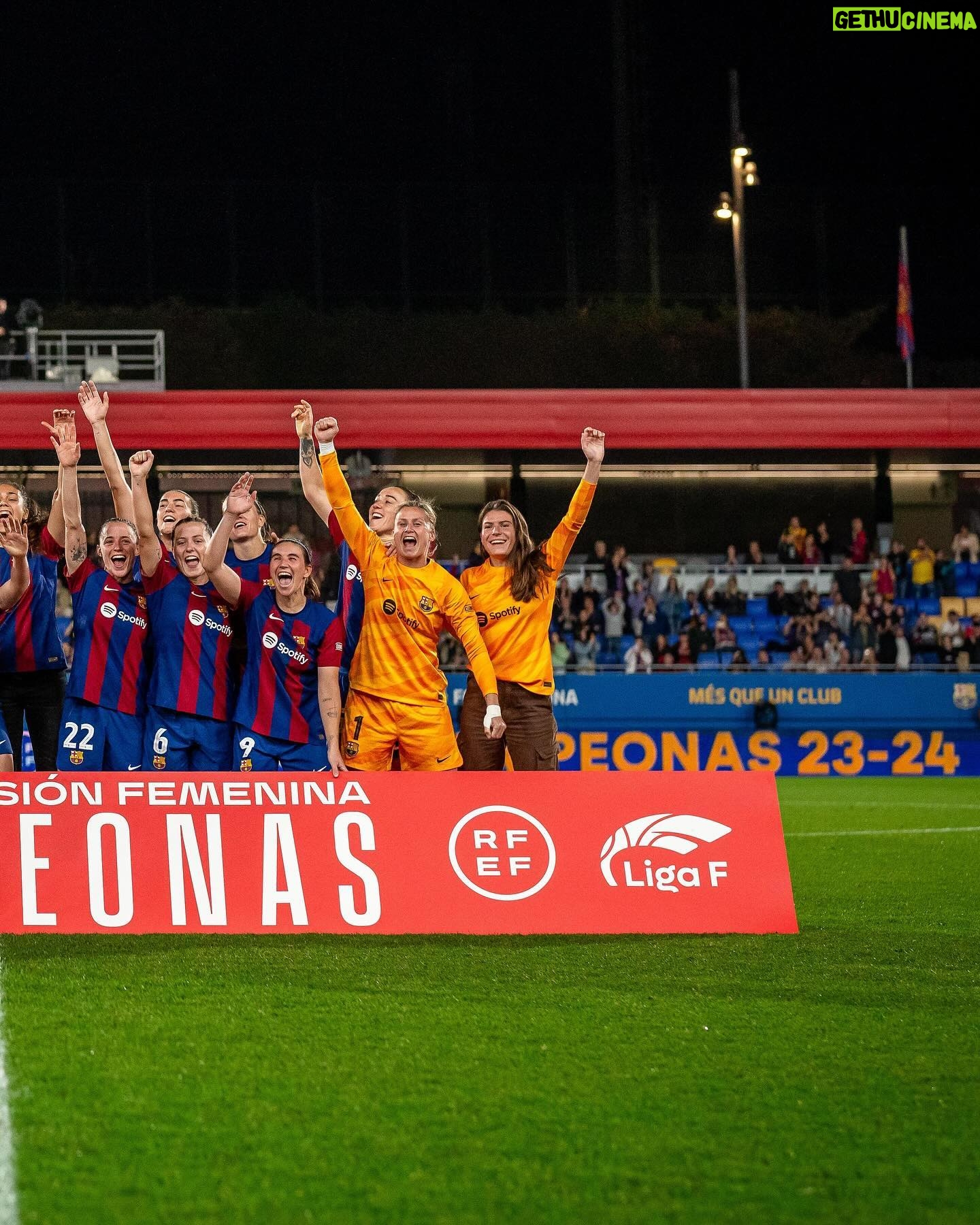 Patri Guijarro Instagram - ¡Gran noche en el Johan! 🏆🤩 Gracias culers, vamos a por más 💪🏼💙❤️