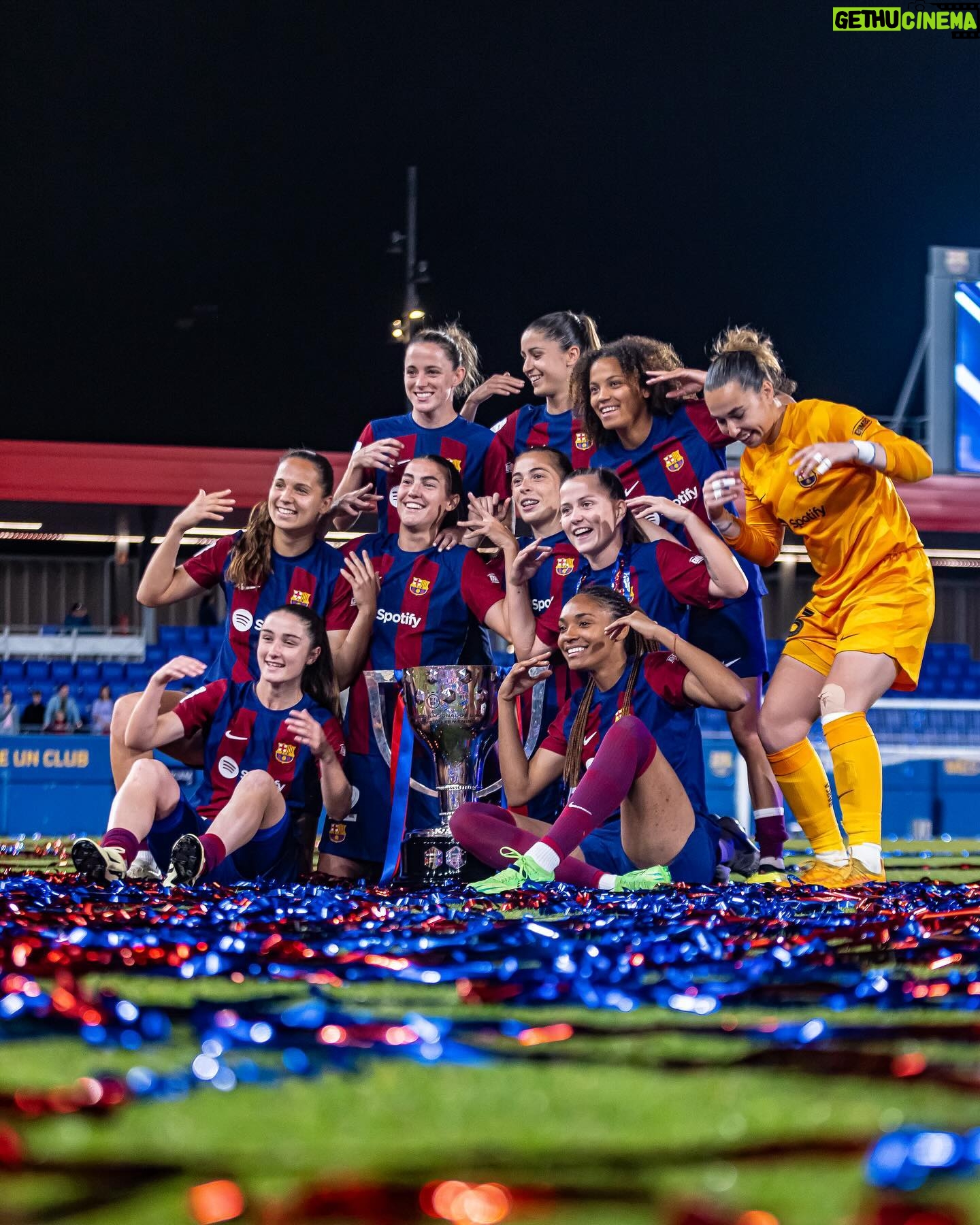Patri Guijarro Instagram - ¡Gran noche en el Johan! 🏆🤩 Gracias culers, vamos a por más 💪🏼💙❤️
