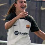 Patri Guijarro Instagram - “It’s the perfect boot for me, because it adapts very well to my foot and to my style of play.” Patri Guijarro, @fcbfemeni Midfielder @patri8guijarro is tuned for touch in the 𝐓𝐢𝐞𝐦𝐩𝐨 𝟏𝟎 with soft, lightweight FlyTouch Plus that forms to her foot and stays consistent in varied conditions 🤌🌦️ #NikeFootball