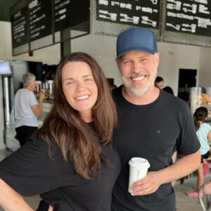 Patricia Paquin Instagram - Merci mes amis d’être là pour cette première journée à notre deuxième café @chez_cheval 
2020 chem.du Fer-à-Cheval, Ste-Julie ❤️ @philippe_laprise  @marieevejanvier @jfbreau @isabelleracicot @jessica.barker_ @barkerlafrance