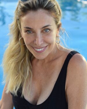 Patricia Viggiano Instagram - “La felicidad es una continuación de los acontecimientos que no se resistieron”…
Depak Chopra

Gran verdad…
Buen fin de semana para todos! 
Pásenlo lindo!! 😃✨🤍

PH: @sebanaonok 
  @aguspulidook