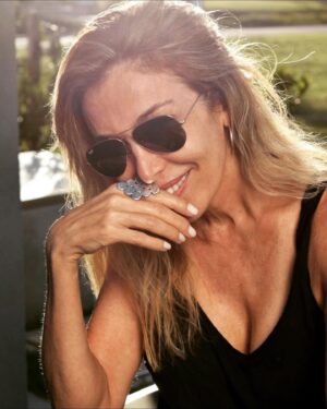 Patricia Viggiano Instagram - Esa que era se quedó con lo mejor de ella…se expandió…se conoce más… se abraza y se entrega al fluir de la vida siendo la q es hoy…

Buen Miércoles! Pásenlo lindo!😃🙏💫✨

PH: @sebanaonok 
  @aguspulidook