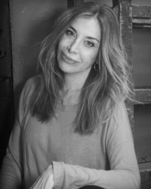 Patricia Viggiano Instagram - …Paz…amor…hermandad…
Somos todos lo mismo…

Cuando nos vamos a dar cuenta q no podemos seguir haciéndonos daño … 

Juntos todo sería mucho más fácil…Unidos…tirando todos p el mismo lado…

Cuanta locura q no termina nunca…

Enviemos mucha luz ✨✨✨✨✨✨para que esos corazones vibren en otra frecuencia y abran sus mentes … 

El odio…la muerte y el dolor nunca pueden ser el camino… nunca…

Lo único q nos puede salvar como humanidad…es el AMOR…

Que todo esto termine pronto!
Y no mueran más inocentes…
Así sea!🤍🙏✨

PH: @sebanaonok 
  @aguspulidook 
Makeup: @majomakeup27