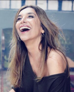 Patricia Viggiano Instagram - Todo CAMBIA cuando te entregas…
Todo FLUYE cuando lo sueltas…
Todo LLEGA cuando es su tiempo…
Todo SANA cuando lo aceptas…

Así es! 😄✨🤍🙏🦋

Pásenlo lindo! 

PH: @sebanaonok 
  @aguspulidook 
Makeup: @majomakeup27