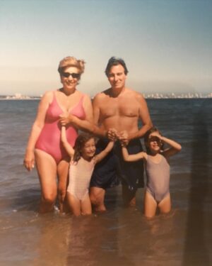Patricia Viggiano Instagram - Hoy cumple 89 años el… mi papá!! Feliz de poder compartir este día con vos! 
Quiero agradecerte todo lo q hiciste y seguís haciendo x mí todos estos años y decirte que te amo profundamente, que te admiro como papá, como marido, como abuelo, como bisabuelo, como persona …. que es un privilegio ser tu hija, que tu pizza, tu comida casera es increíble  y que vamos  x muchos años más!!! 
Te amamos Franchesco!!!😃😀😁🎉🎉🎉🎉🎂❤️❤️❤️❤️❤️❤️❤️❤️❤️❤️❤️❤️❤️❤️❤️❤️