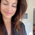 Patricia De Leon Instagram - ♥️Bonito Día para todos! Ya no hay mas excusa de “ay no me pinto los labios porq no los puedo mostrar por la mascarilla” . @pdlcosmetics se lanzó en medio de una pandemia y como no pudimos celebrar antes el día del labial, esta semana lo haremos con bombos y platillos! . CUENTA CUAL ES TU COLOR DE 💄 FAVORITO? El mío este.. que es in terracota- BELIEVE 😍 . Tendremos eventos y súper promociones toda esta semana en @felixonlinepanama @stevenspanama @farmarrocha @ultrabeautypanama . #pdlcosmetics #diadellabial #lipstickday #latina #patriciadeleon #crueltyfreebeauty 🇧🇷🇵🇦 🇨🇴 🇨🇷 🇬🇹 🇸🇻 🇲🇽 🇺🇸