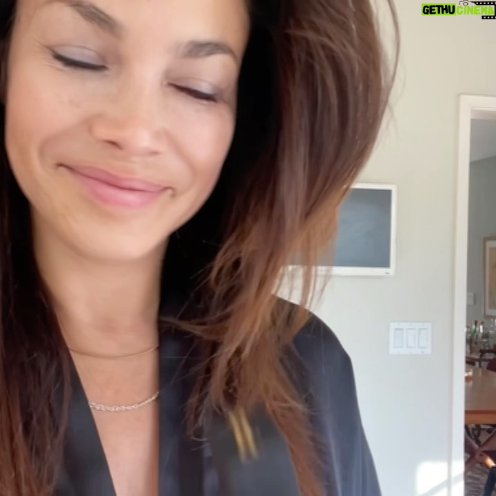 Patricia De Leon Instagram - ♥️Bonito Día para todos! Ya no hay mas excusa de “ay no me pinto los labios porq no los puedo mostrar por la mascarilla” . @pdlcosmetics se lanzó en medio de una pandemia y como no pudimos celebrar antes el día del labial, esta semana lo haremos con bombos y platillos! . CUENTA CUAL ES TU COLOR DE 💄 FAVORITO? El mío este.. que es in terracota- BELIEVE 😍 . Tendremos eventos y súper promociones toda esta semana en @felixonlinepanama @stevenspanama @farmarrocha @ultrabeautypanama . #pdlcosmetics #diadellabial #lipstickday #latina #patriciadeleon #crueltyfreebeauty 🇧🇷🇵🇦 🇨🇴 🇨🇷 🇬🇹 🇸🇻 🇲🇽 🇺🇸