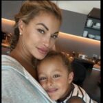 Patricia De Leon Instagram - Yo sabía que mi mamá, había sacrificado mucho, que como a todas nadie le enseñó a ser madre, que siempre se quedó despierta hasta saber que todos estábamos dentro de casa, sanos y salvo, que siempre estaba ahí para protegernos y curarnos y yo le creía cuando me decía “ustedes son mis tesoros”, pero me quedé muy corta, hoy después de convertirme en madre no se como lo hizo y con 3, y es cierto no hay amor más puro, más grande, más intenso que el amor de una madre con sus hijos. @querubebarichovicht GRACIAS mamá te amo… A mi hermana @annabelleglover quien es una extraordinaria madre y lo da todo por sus hijos y a todas las madres Feliz Día de las madres….seres humanos divinos, y especiales!!! ♥️♥️♥️♥️🇵🇦🇵🇦🇵🇦🇵🇦🇵🇦 . #felizdiaselamadre #panamá