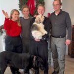 Patricia Kelly Instagram - Ihr Lieben, wir wünschen euch einen schönen zweiten Advent 🕯️🕯️❤️❤️ @denis.sawinkin.official @sawinkinalexander @iggikelly_official #advent #zweiteradvent #blessedadvent #family #familie #love #vorweihnachtszeit #frommyfamilytoyours #patriciakelly #kellyfamily #thekellyfamily