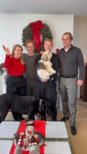 Patricia Kelly Instagram - Ihr Lieben, wir wünschen euch einen schönen zweiten Advent 🕯️🕯️❤️❤️ @denis.sawinkin.official @sawinkinalexander @iggikelly_official #advent #zweiteradvent #blessedadvent #family #familie #love #vorweihnachtszeit #frommyfamilytoyours #patriciakelly #kellyfamily #thekellyfamily