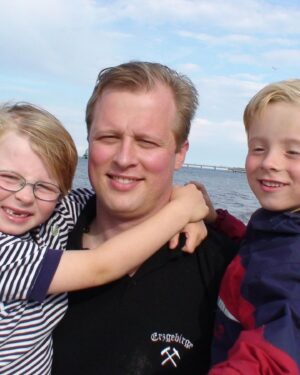 Patricia Kelly Instagram - To the best father in the world! ♥️ @denis.sawinkin.official happy father’s day, we love you to the moon and back! 🥰♥️🙏 @sawinkinalexander  @iggikelly_official  #bestfatherever #loving #strong #caring #bestrolemodel #andmuchmore #family #love #patriciakelly #thekellyfamily #kellyfamily