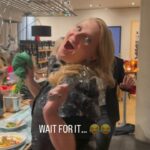 Patricia Kelly Instagram - Wir hatten gestern einen fantastischen Abend beim @missionfemale Weihnachtsdinner in Köln mit diesen unglaublichen Frauen 🎉🎉🍾🤩 Tolle Gespräche, toller Austausch, tolles Essen und wie ihr hier seht, groooooßer Spaß 😂😂 Keep on rocking ladies 🎤🎸❤️ 🎥: @jenniferalves_germany 💃: #dorotheenoll @nilu_27 @theannapuetz @elenaspringub @rprinz_cgn @svenja.bremer @karin_kretzer @schroedingerscatis42 @danielagrumbach 👩‍🍳👨‍🍳 @wine.glory #missionfemale #hubnrw #xmasdinner #whatanevening #womenpower #femaleempowerment #weihnachtsessen