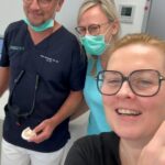 Patricia Kelly Instagram - Die Realität des Lebens, Grüße vom Zahnarzt 😂 Frau Kelly knirscht nachts mit den Zähnen und eine Schiene muss her. Wie sagt man so schön? Die Hilfsmittel werden immer mehr 😂😂 Danke an das @zahnzentrum.dormagen , ihr seid ein tolles Team!! #unbezahltewerbung #zahnarzt #wochenstartbeimzahnarzt #stress #schiene #wasmussdasmuss #zähne #patriciakelly #kellyfamily #thekellyfamily