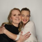 Patricia Kelly Instagram - In der Fotobox wurde am Ende der Sendung noch einmal gekuschelt! 🥰 Schön, dass du bei uns warst, liebe @patriciakelly.official ! ❤️ #galaloves #galagoestv #galaimtv #annikalau #patriciakelly