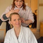 Patricia Kelly Instagram - Ihr Lieben, die Fragen aller Fragen: in wen wart ihr damals verliebt?? 😍😍 Ich bin heute in Berlin und meine Make Up Artist @sarahhartgens war damals auch am Hausboot unterwegs 😅😅 Lasst mich wissen, wie war das bei euch?? #frageallerfragen #paddyoderangelo #hausboot #köln #kellyfansareepic #patriciakelly #kellyfamily #thekellyfamily