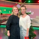 Patricia Kelly Instagram - Die bezaubernde @patriciakelly.official ist heute bei @annikalauofficial im Studio! ❤️ Wer sich noch eine Portion Weihnachtsstimmung holen möchte, sollte heute unbedingt einschalten! 🎄📺 GALA läuft um 17:45 Uhr bei @rtl_de ! 🥰 #galaloves #galagoestv #galakmtv #gala #patriciakelly #annikalau #weihnachtszeit