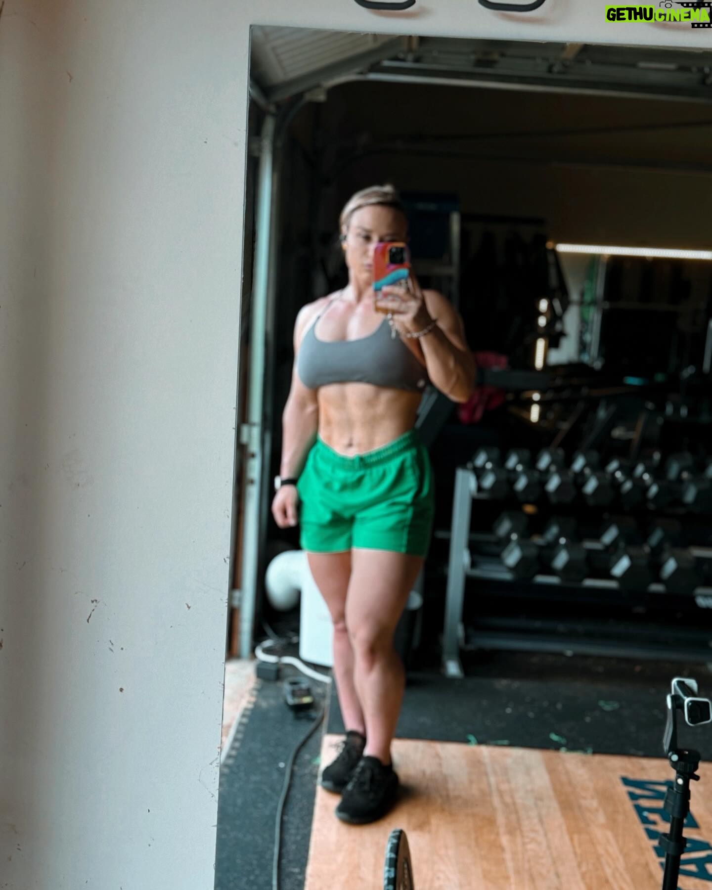 Patricia Parker Instagram - Rest day. Two 30 minute outside walks morning/evening. π @5percentnutrition // JUGGERNAUT πͺπΌ @tuffwraps // JORDYNNE ππΌββοΈ @bruteforce_au // JUGGERNAUT π¨ββοΈ @magnus_medical π @thechickenpound πΊ @TNAwrestling @axstv π² @flexpro // JUGGERNAUT