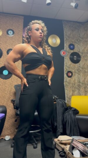 Patricia Parker Instagram - In the isolation chamber yesterday. Seriously though. If you were a wrestler, how would you wear your belt? 

I’ve been doing this for 14 years and still can’t seem to figure out what looks best 😵‍💫