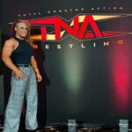 Patricia Parker Instagram – Another weekend of @tnawrestling 

💛❤️🖤

I customized my entrance jacket for this PPV (swipe to the end) – what did y’all think?

💊 @5percentnutrition // JUGGERNAUT
💪🏼 @tuffwraps // JORDYNNE
🏋🏼‍♀️ @bruteforce_au // JUGGERNAUT
👨‍⚕️ @magnus_medical
🐓 @thechickenpound
📺 @TNAwrestling @axstv
🍲 @flexpro // JUGGERNAUT