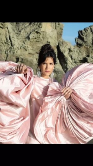 Patricia Velásquez Instagram - Magazine @blowemagazine 
Photos @kirabuccaphotography 
Styling @mrqfears 
Hair @haileyadickeshair 
Makeup @jennagaragiola @cloutierremix 

#patriciavelasquez #model #actress #Supermodel #modelo #actriz