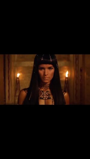 Patricia Velásquez Instagram - Reed full interview at @denofgeek . So fun. Thank you! #mummyanniversary #ancksunamun #themummy #themummyreturns #meela