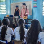 Patricia Velásquez Instagram - Jee'iraja Japüshu'a 🙌🏻 Hace un año decidimos creer sin haber visto. Hace un año iniciamos las actividades académicas para fundar el #NucleoWayuuTaya 💙 Que hoy beneficia a más de 200 de niños y niñas de 17 comunidades. Cada uno con su historia importante y trascendental. Bienvenida, Patricia, a la familia de El Sistema 🎼 Gracias al maestro Rubén Darío Cova, y a la maestra Yanina Albornoz por asumir el frente del proyecto desde el primer momento. Gracias a todo el equipo operativo y docente voluntariado que nos ha acompañado en este recorrido. ¡Vamos a crecer! ¡Para el que cree todo es posible! 📷: @daniv.alvarez @elsistema_ @wayuuprincess @yaninaalbornoz @magarchitect @wayuutaya