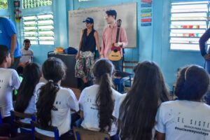 Patricia Velásquez Instagram - Jee'iraja Japüshu'a 🙌🏻

Hace un año decidimos creer sin haber visto.

Hace un año iniciamos las actividades académicas para fundar el #NucleoWayuuTaya 💙 Que hoy beneficia a más de 200 de niños y niñas de 17 comunidades. Cada uno con su historia importante y trascendental.

Bienvenida, Patricia, a la familia de El Sistema 🎼 

Gracias al maestro Rubén Darío Cova, y a la maestra Yanina Albornoz por asumir el frente del proyecto desde el primer momento. Gracias a todo el equipo operativo y docente voluntariado que nos ha acompañado en este recorrido. ¡Vamos a crecer!

 ¡Para el que cree todo es posible!

📷: @daniv.alvarez

@elsistema_
@wayuuprincess
@yaninaalbornoz
@magarchitect
@wayuutaya