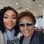 Patricia Williams Instagram - Look who I ran into on the way to do my show at @harrahsresort! 😊 So good to see you sis ❤️