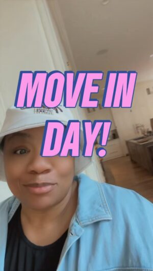 Patricia Williams Instagram - IT’S MOVE-IN DAY! 🔥 FINALLY! I am so excited y’all. Thank you so much for watching #TheMsPatShow this weekend - keep streaming! 🎥 

Also - I’m STILL on #YaGirlDoneMadeIt Tour! #Cincinnati and #Columbus I’ll see you this weekend - May 31 & June 1! THEN #Phoenix - I’ll see you June 8! Get your tickets at mspatcomedy.com!