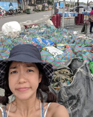 Patty Pei-Yu Lee Instagram - —
今天是世界地球日，所以，睽違多年⋯⋯我要辦淨灘了！
💙🌊🌍🌊💙
5/11日在母親節前夕，我們一起來幫地球母親打掃吧！
Halo! Mother Earth! Lets’s go shore cleaning!

《⚠️報名表在首頁連結⚠️》🏃趕快號召你的好朋友們一起💪

謝謝海湧工作室，人平兄與郭芙賢伉儷，全力支援我們的心願！期待在外木山海岸跟大家見面！

#淨灘
@hiinstudio 
@halohalo.eco.goods 
#海湧工作室
#halohalo愛地球選物集品