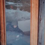 Patty Wu Instagram - ・ 2024ただいま，北海道。 很多人問我，為什麼冬天一直在北海道？因為這裡太迷人，每年想說選別處旅遊好了，最後依舊買了北海道機票。 今天又吃了好多驚喜的食物，散步一整天，去了北海道神宮、円山動物園、沒有行程頭腦放空。 可能在很冷的地方，腦子轉速會變慢，心會放慢、雪上也走不快，這是為什麼我迷戀北海道的原因。 需要在非工作的時候，放很慢。 Outfits @greenpea_tw #吳怡霈 #wuipei29 #パティ #旅 #北海道 #北海道神宮 #円山動物園