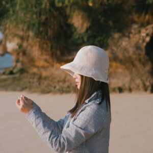 Patty Wu Instagram - ・
別人口中的好與壞，都不算數
只有不斷耐心的嘗試並找尋
才會找到真正屬於自己的寶物
即使夜晚，都閃閃發亮✨

Outfits @kew_studio_tw ✨

#吳怡霈 #wuipei29 #パティ
#沖縄　#おきなわ