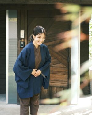 Patty Wu Instagram - ・
同樣穿上溫泉旅館衣服
我彷彿成了女將
日本男子卻像飯店小開？

日本男子說，女將就是老闆娘阿，而且要很有氣質才能當欸。但我說，女將要從早忙到晚，飯店小開每天只需要開跑車出去ㄆㄚˇ妹，一件衣服兩種人生，不是這樣吧？！

#吳怡霈 #wuipei29 #パティ
#九州 #九州旅 #熊本 #熊本ホテル
#桑原夫婦