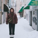 Patty Wu Instagram - ・ 2024ただいま，北海道。 很多人問我，為什麼冬天一直在北海道？因為這裡太迷人，每年想說選別處旅遊好了，最後依舊買了北海道機票。 今天又吃了好多驚喜的食物，散步一整天，去了北海道神宮、円山動物園、沒有行程頭腦放空。 可能在很冷的地方，腦子轉速會變慢，心會放慢、雪上也走不快，這是為什麼我迷戀北海道的原因。 需要在非工作的時候，放很慢。 Outfits @greenpea_tw #吳怡霈 #wuipei29 #パティ #旅 #北海道 #北海道神宮 #円山動物園