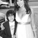 Paty Díaz Instagram - …Amor eterno … Feliz San Valentín ❤️ …Que el amor permanezca en nuestro corazón y en nuestra alma, que se manifieste a través de nuestras acciones. Y Que la amistad se construya día a día con congruencia y con las persona que tú elijas tener en tu vida para siempre. Que no sea sólo un 14 de febrero, sino día a día. #lavidaeshoy Hoy les comparto el amor por mi hijo ❤️… Y Me sobran personas a quien manifestarles mi amor 🥰 #benditoamor #benditaamistad #felizsanvalentin #feliz14defebrero #díadelamorylaamistad