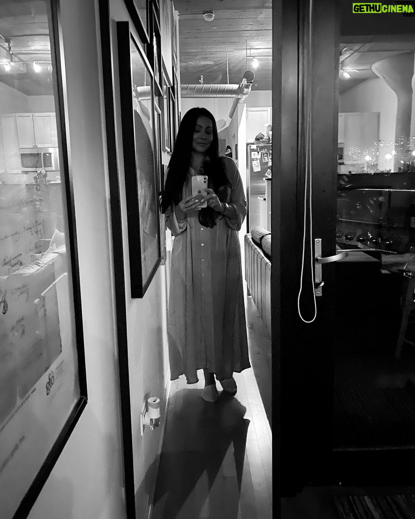 Paty Díaz Instagram - 🫶🏼 noches!!✨🌖 … He oído que la noche, es toda magia… Y que un duende te invita a soñar…🤍 #Bendiciones #gratitud 🙏🏼 #lavidaeshoy