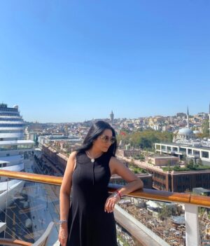 Paty Díaz Instagram - 🕌🇹🇷❤️💙🧿🤍🖤🧿💙

“Si la tierra fuese un solo estado, Estambul sería su capital” 
diría Napoleón Bonaparte 
#estambul 
#constantinopla 
#bizancio #turquia 
#europa #asia #mediterraneo