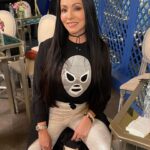 Paty Díaz Instagram - Lindo jueves!! 🤍🌟🌷 Quien no vió una película de El Santo? Cómo: “El santo contra las mujeres vampiro” 😁… #tbt 🔙 #elsanto #elenmascaradodeplata #luchador #luchalibre #rodolfoguzmanhuerta
