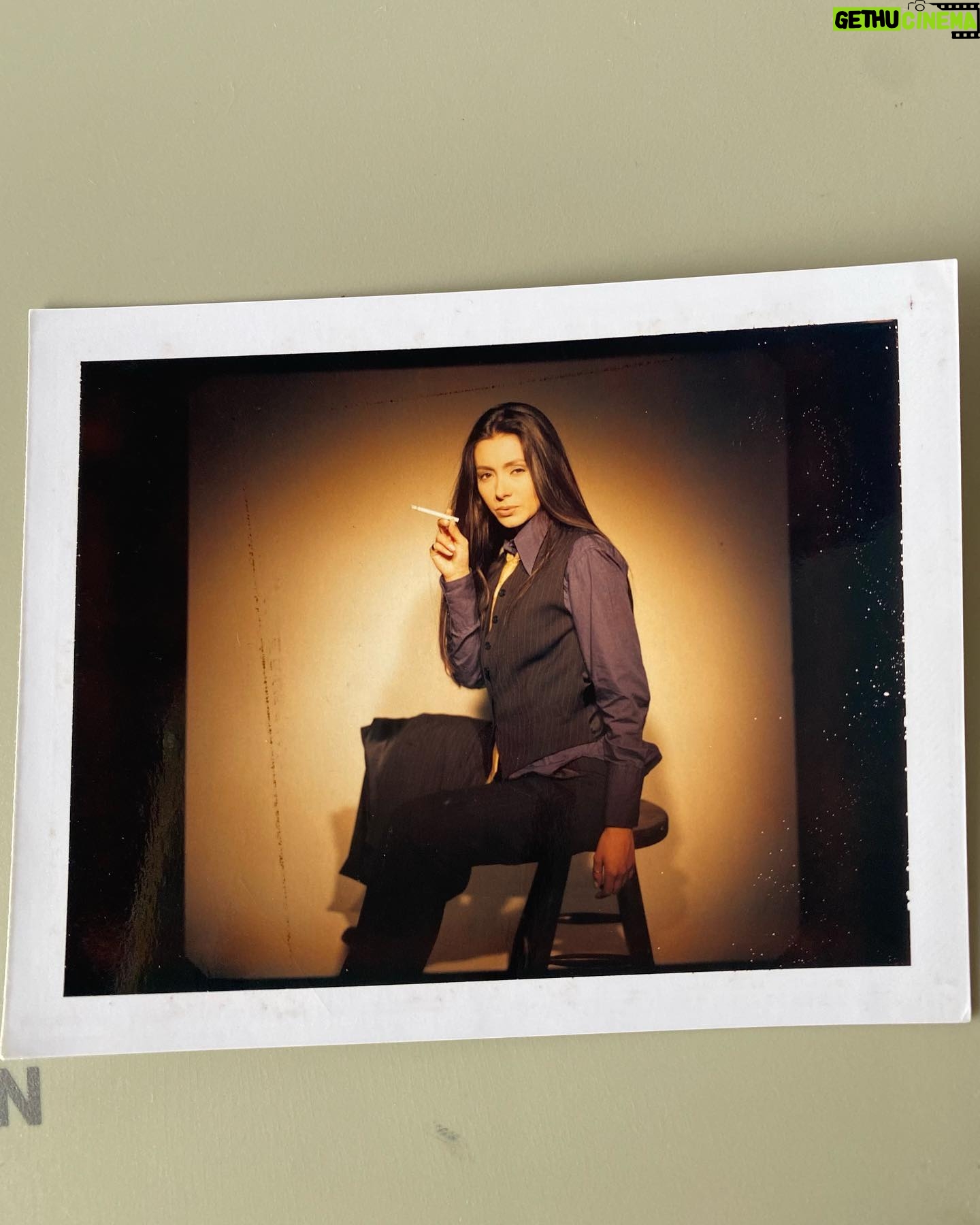 Paty Díaz Instagram - #tbt 🔙 Carambolas… hace cuantas arrugas menos? …Cómo han pasado los años, que mundo tan diferente… 👏🏼 #polaroid 📸 #80s #90s