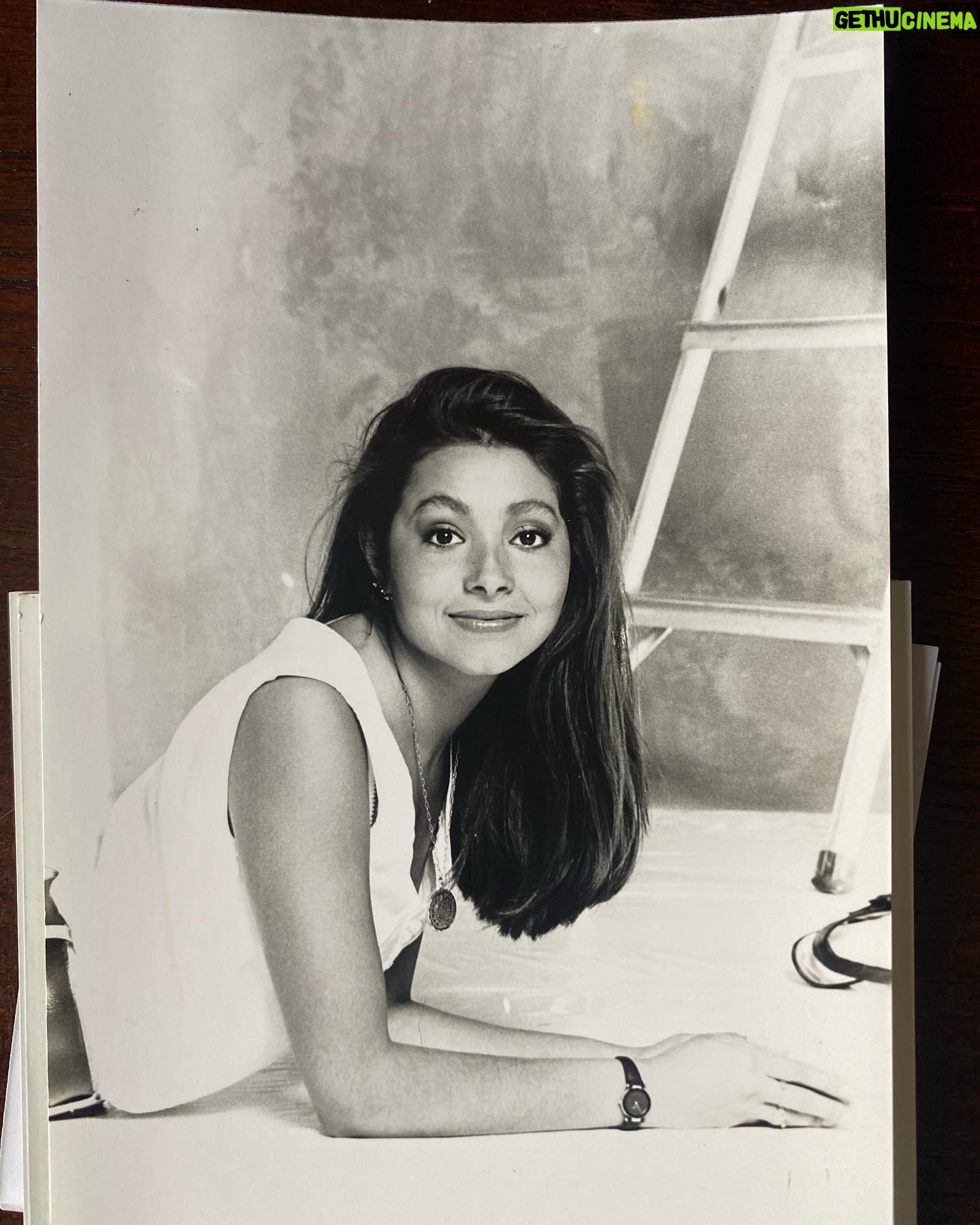 Paty Díaz Instagram - #tbt 🔙 Carambolas… hace cuantas arrugas menos? …Cómo han pasado los años, que mundo tan diferente… 👏🏼 #polaroid 📸 #80s #90s