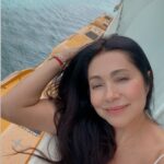 Paty Díaz Instagram - Feliz día! 🌎 Bendita Madre tierra! 🙏🏼 Nuestro hogar! #díainternacionaldelamadretierra 🤍☀️🌱🌼✨🌊🌙🐠💚 GRACIAS!! #22deabril 🌎