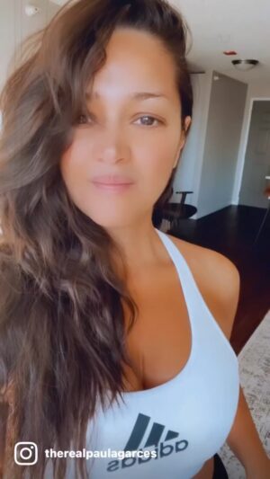 Paula Garcés Instagram - Last year I exercised & tried staying healthy!
This year let’s motivate each other to do the same and much more!
Here’s to a healthier new year!