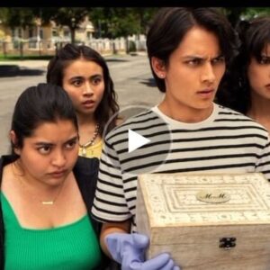 Paula Garcés Instagram - @freeridge yessss Feb 2 on @netflix can’t wait for you to see this!!!